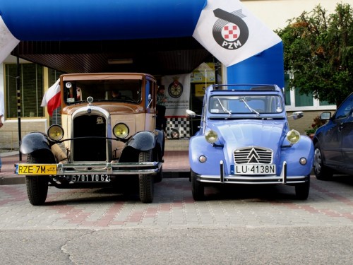 Citroen HC4 2CV.JPG